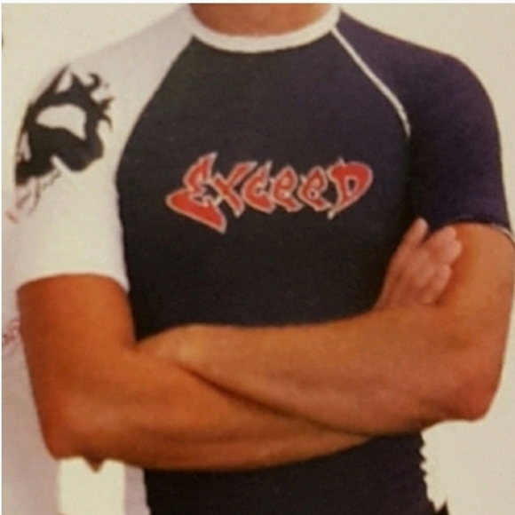 NEW Mens 60 SUV Sport Rash Guard Swim Beach Fall Summer Athletic Athleisure - Picture 7 of 8